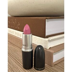 MAC Cosmetics SNOB Lipstick